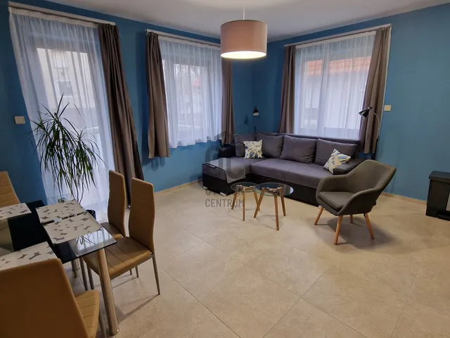 Eladó ház Debrecen, Nagyerdő 260 nm