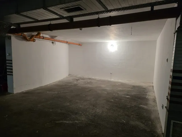 Eladó garázs Debrecen, Belváros 14 nm
