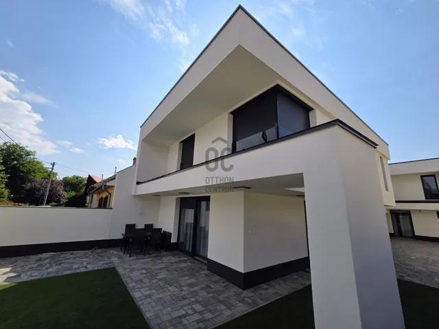 Kiadó ház Debrecen, Kertváros 181 nm