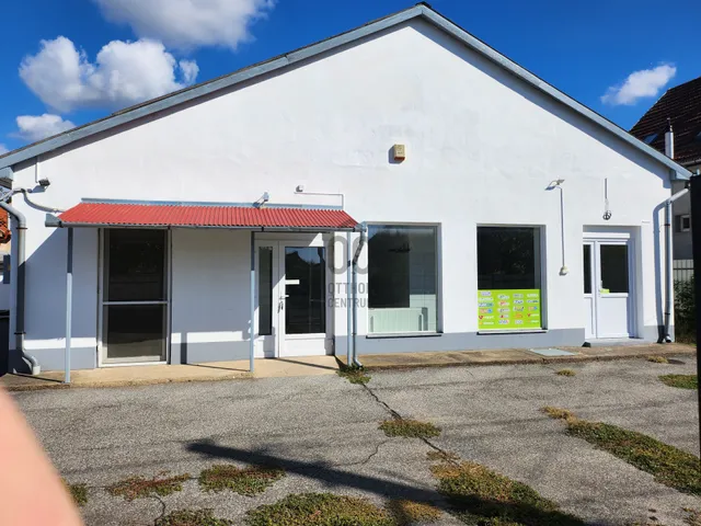 Kiadó kereskedelmi és ipari ingatlan Debrecen, Lencztelep 108 nm
