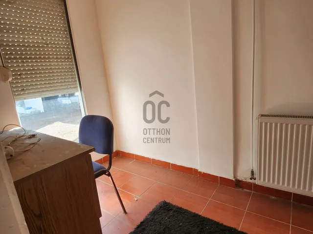 Kiadó kereskedelmi és ipari ingatlan Debrecen, Lencztelep 108 nm