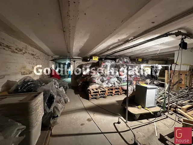 Kiadó kereskedelmi és ipari ingatlan Budapest VI. kerület 220 nm