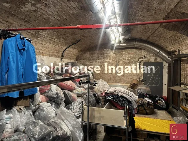 Kiadó kereskedelmi és ipari ingatlan Budapest VI. kerület 220 nm