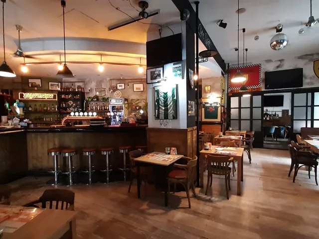Kiadó kereskedelmi és ipari ingatlan Budapest XI. kerület 318 nm