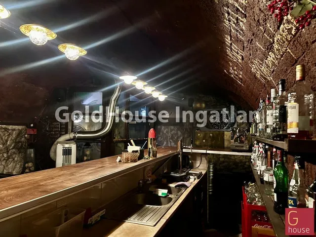 Kiadó kereskedelmi és ipari ingatlan Budapest VI. kerület, Félszuterén vendéglátóhely kiadó 120 nm