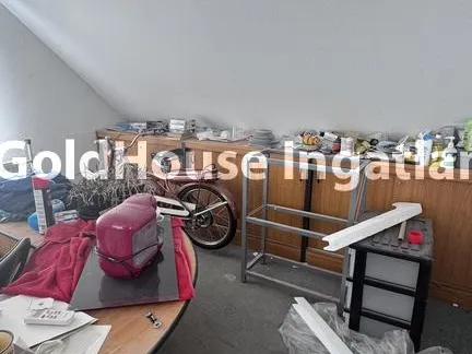 Eladó kereskedelmi és ipari ingatlan Budapest XVII. kerület, Budapest Rákoskert 140 nm