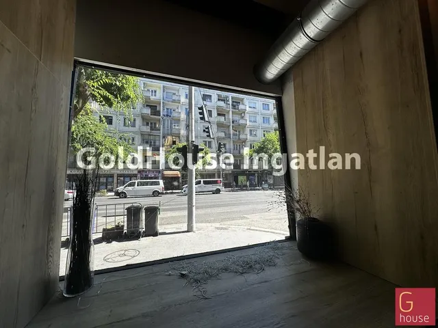 Kiadó kereskedelmi és ipari ingatlan Budapest IX. kerület, CORVIN-NEGYEDNÉL kiadó 460 nm