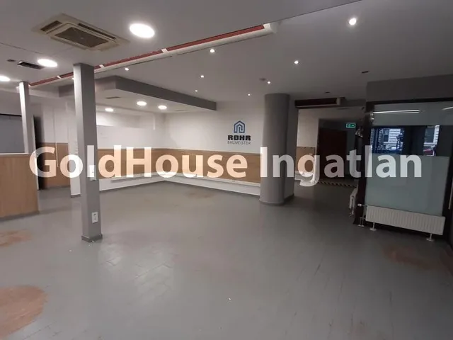 Kiadó kereskedelmi és ipari ingatlan Budapest V. kerület, Belváros, Váci utca-Petőfi Sándor u. vonzásában 204 nm