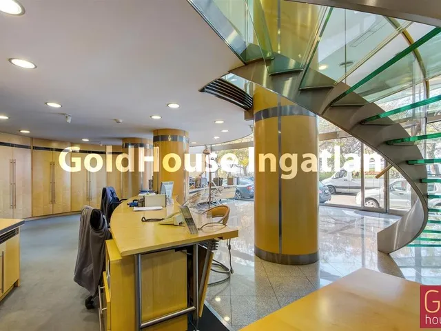 Eladó kereskedelmi és ipari ingatlan Budapest V. kerület, Belváros, Presztízs értékű üzlethelyiség a Duna-parton, Marriott Ho