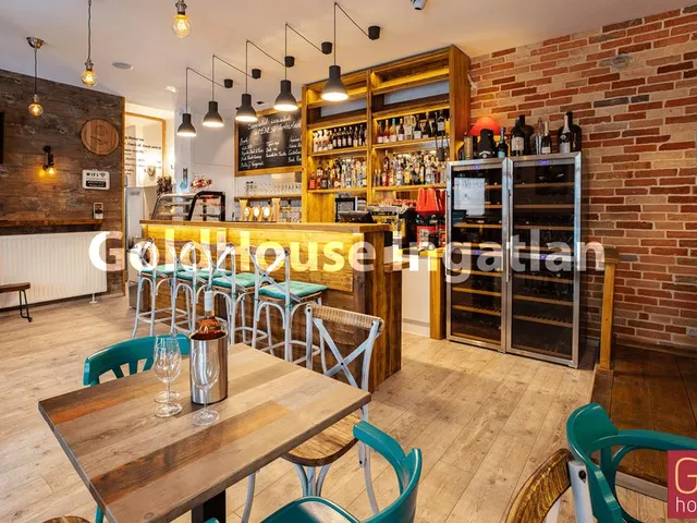 Kiadó kereskedelmi és ipari ingatlan Budapest XI. kerület, Bartók Béla útnál 154 nm