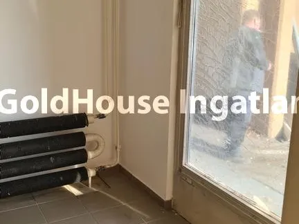 Kiadó kereskedelmi és ipari ingatlan Budapest XI. kerület, Budapest XI. kerület, Etele út 67 nm