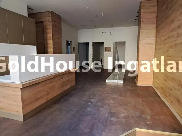 Eladó kereskedelmi és ipari ingatlan Budapest II. kerület 149 nm