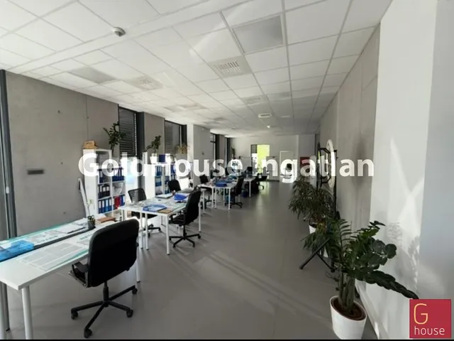 Kiadó kereskedelmi és ipari ingatlan Budapest XVI. kerület, Budapest XVI. kerület, Szabadföld út 187 nm