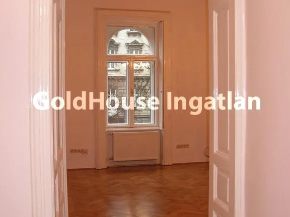 Kiadó kereskedelmi és ipari ingatlan Budapest VI. kerület, Budapest VI. kerület, Teréz körút 85 nm