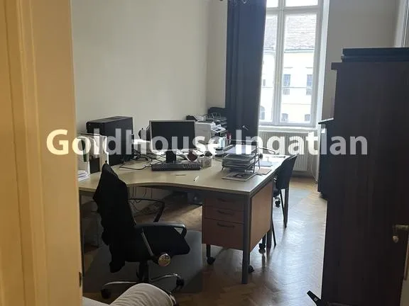 Kiadó kereskedelmi és ipari ingatlan Budapest I. kerület, Budapest I. kerület, Dísz tér 79 nm