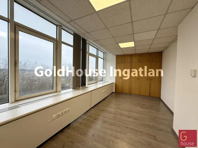 Kiadó kereskedelmi és ipari ingatlan Budapest XV. kerület, Újpalota, Kiadó felújított, világos irodahelyiség! 114 nm