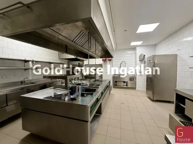 Kiadó kereskedelmi és ipari ingatlan Budapest V. kerület, Belváros, Bazilikánál Étterem Kiadó 322 nm