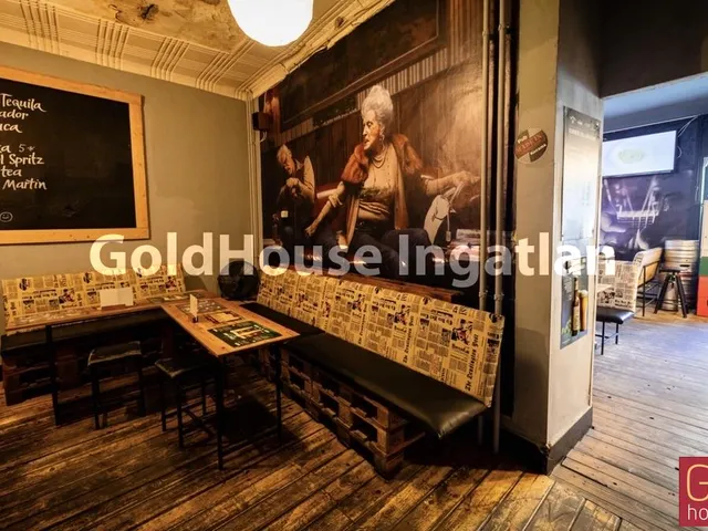 Kiadó kereskedelmi és ipari ingatlan Budapest VII. kerület, HATALMAS ÜVEGPORTÁLOS vendéglátó kiadó 100 nm