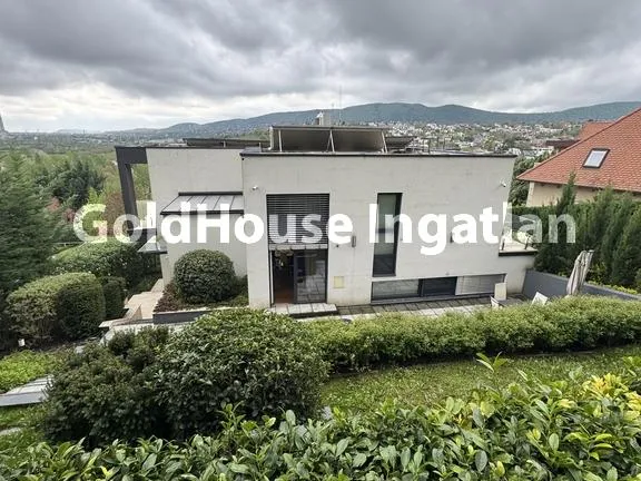 Eladó ház Budapest III. kerület, Aranyhegy 385 nm
