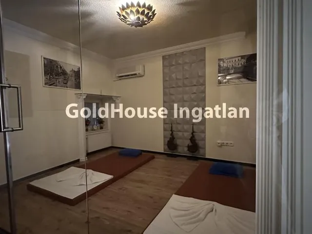 Kiadó kereskedelmi és ipari ingatlan Budapest V. kerület, Egyetem térnél 117 nm