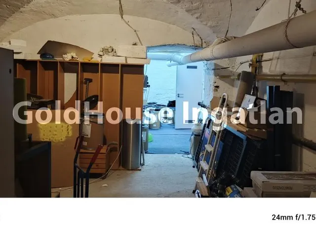 Kiadó kereskedelmi és ipari ingatlan Budapest VII. kerület, Budapest VII. kerület, Nyár utca 262 nm