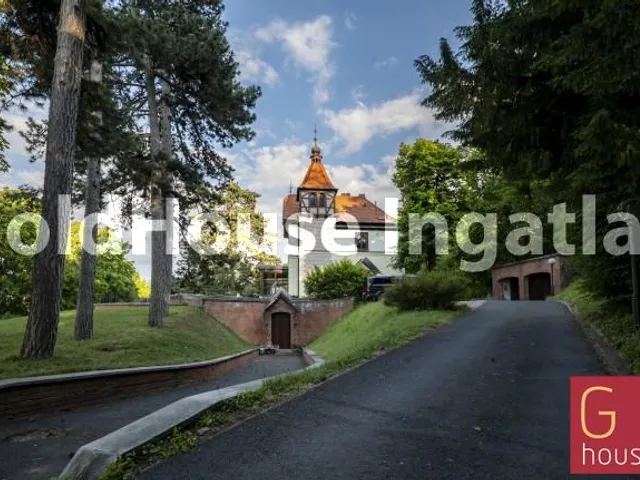 Kiadó kereskedelmi és ipari ingatlan Budapest XII. kerület, Svábhegy 616 nm