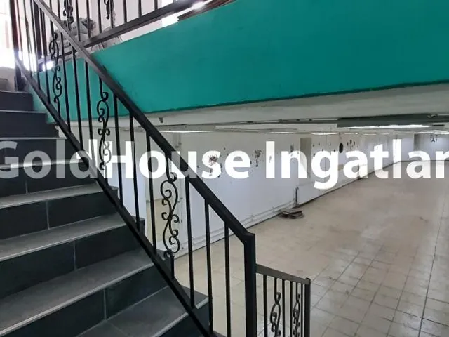 Kiadó kereskedelmi és ipari ingatlan Budapest VIII. kerület 360 nm