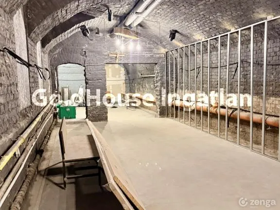 Kiadó kereskedelmi és ipari ingatlan Budapest VI. kerület, Izabella utca 342 nm