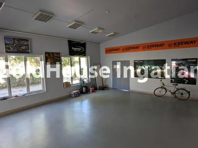 Kiadó kereskedelmi és ipari ingatlan Budapest XXI. kerület 275 nm