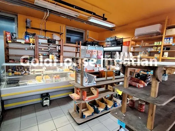 Eladó kereskedelmi és ipari ingatlan Budapest II. kerület, Országút 57 nm