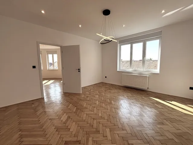 Eladó lakás Pécs, Perczel Miklós utca 129 nm