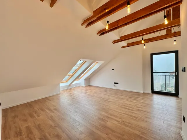 Eladó lakás Pécs, Bálicsi út 65 nm