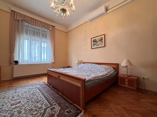 Eladó lakás Pécs, Zrínyi Miklós utca 121 nm