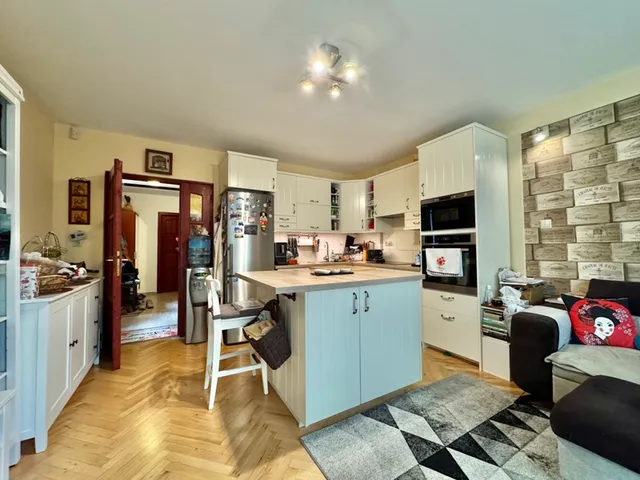 Eladó lakás Pécs, Endresz György utca 120 nm