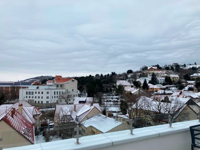 Kiadó lakás Pécs, Egyetemváros, Bálicsi út 80 nm