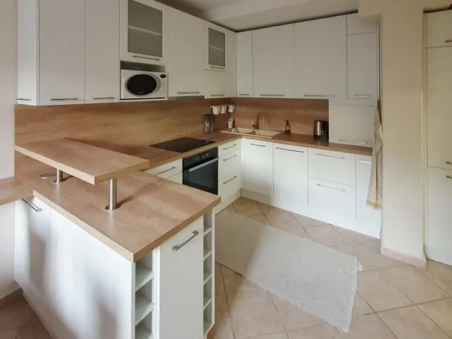 Kiadó lakás Pécs, Egyetemváros, Alkotmány utca 68 nm