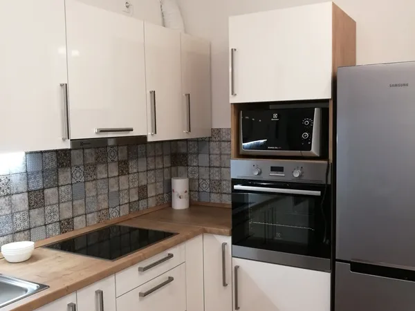 Kiadó lakás Pécs, Belváros, Váradi Antal utca 55 nm