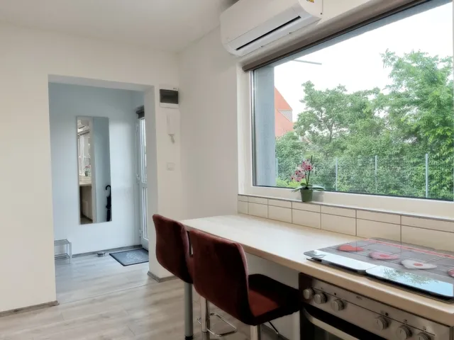 Kiadó lakás Pécs, Egyetemváros 50 nm