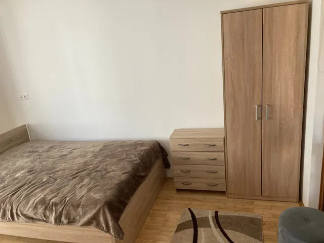 Kiadó lakás Pécs, Antal utca 54 nm