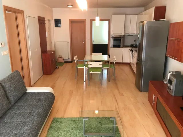 Kiadó lakás Pécs, Egyetemváros 63 nm