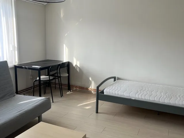 Kiadó lakás Pécs, Egyetemváros 28 nm