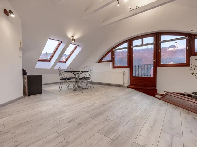 Kiadó ház Pécs, Belváros 180 nm
