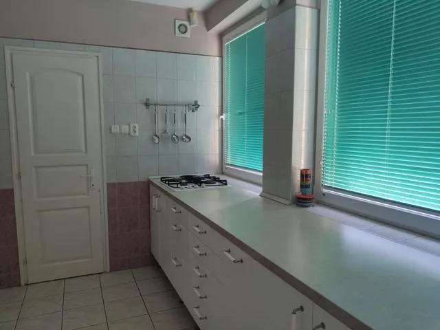 Kiadó lakás Pécs, Egyetemváros, Alajos utca 120 nm