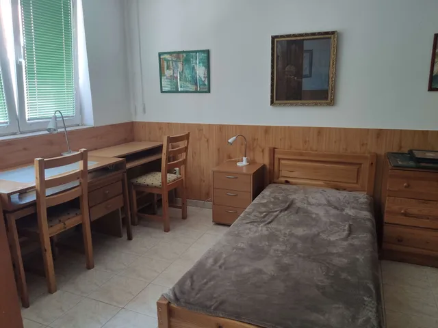 Kiadó lakás Pécs, Egyetemváros, Alajos utca 120 nm