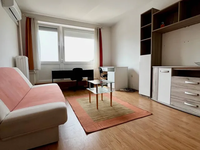 Kiadó lakás Pécs, Egyetemváros 40 nm