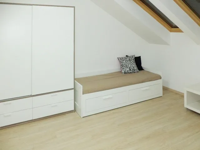 Kiadó lakás Pécs, Belváros 24 nm