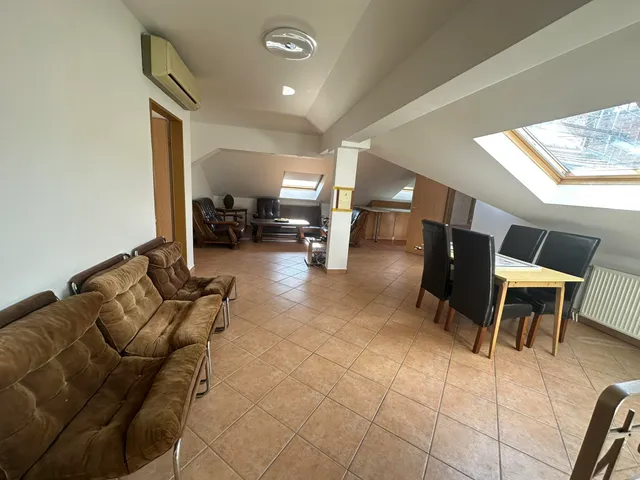 Kiadó lakás Pécs, Belváros 120 nm