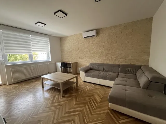 Kiadó lakás Pécs, Egyetemváros, Athinay utca 54 nm