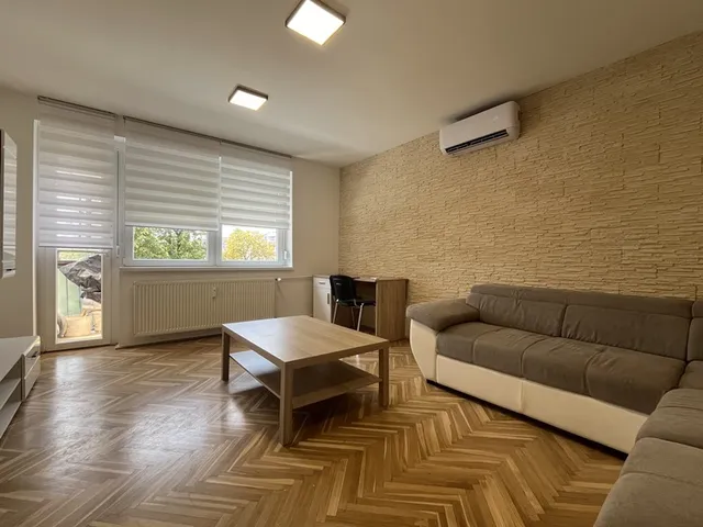 Kiadó lakás Pécs, Egyetemváros, Athinay utca 54 nm