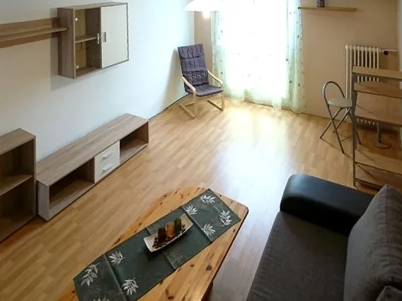 Kiadó lakás Pécs, Egyetemváros 47 nm